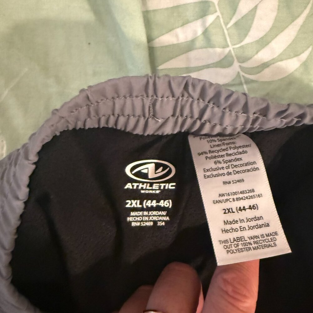 Athletic Works - Nwot Men's Gray Shorts — image 3 of 4